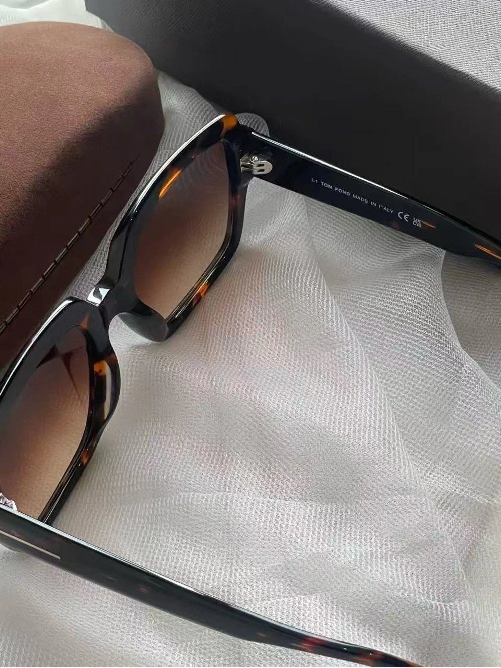 Tom Ford Women's Tortoiseshell Square Sunglasses  Brown Gradient Lenses